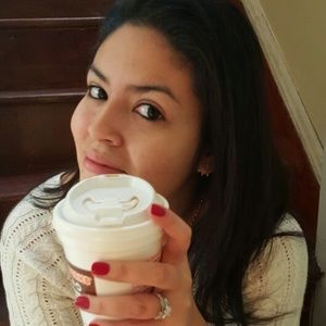 Meet your Posher, Carla